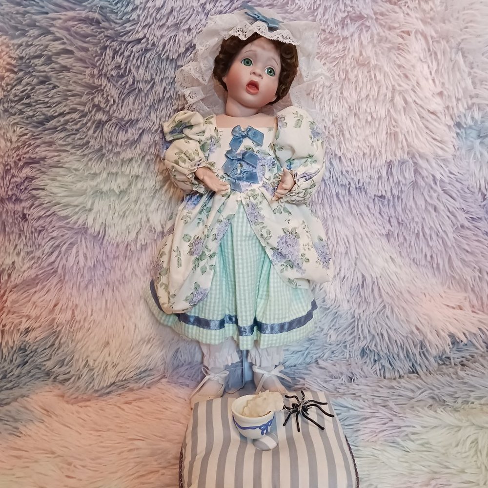 "Little Miss Muffet" 15" Wendy Lawton Ashton Drake Doll